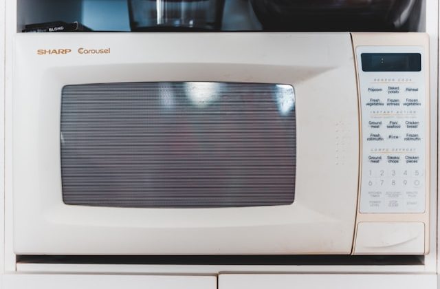 How to Clean your Microwave Oven to Make It Last Longer?